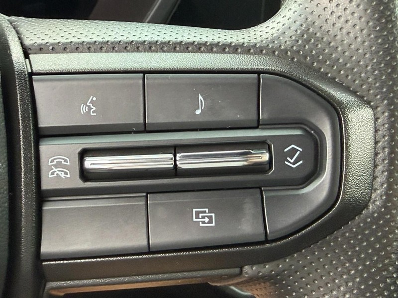 Chevrolet Colorado Vehicle Full-screen Gallery Image 13