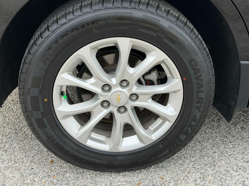 Chevrolet Equinox Vehicle Full-screen Gallery Image 06