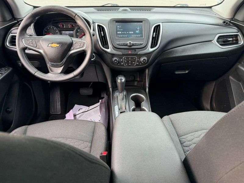 Chevrolet Equinox Vehicle Full-screen Gallery Image 11