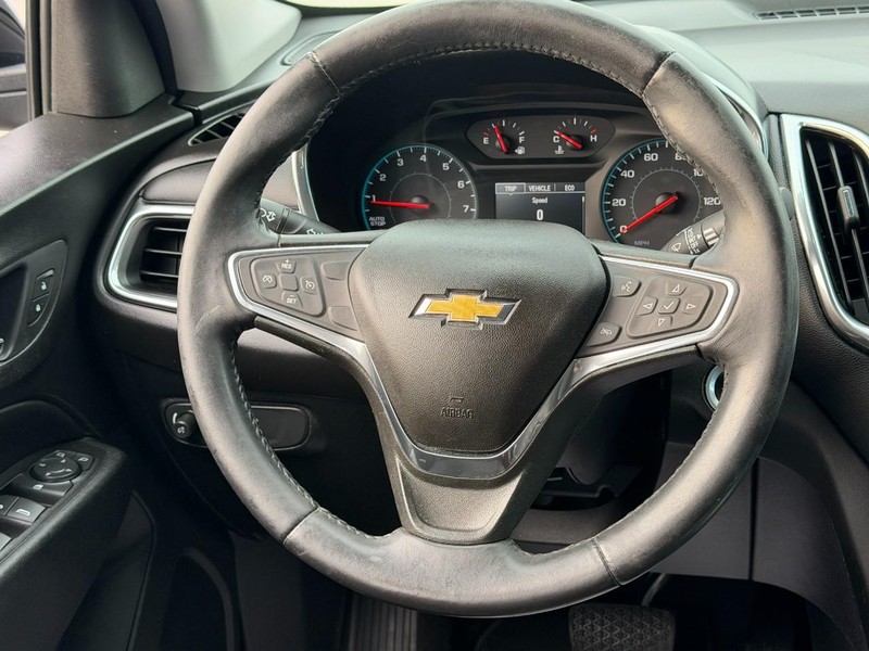Chevrolet Equinox Vehicle Full-screen Gallery Image 12