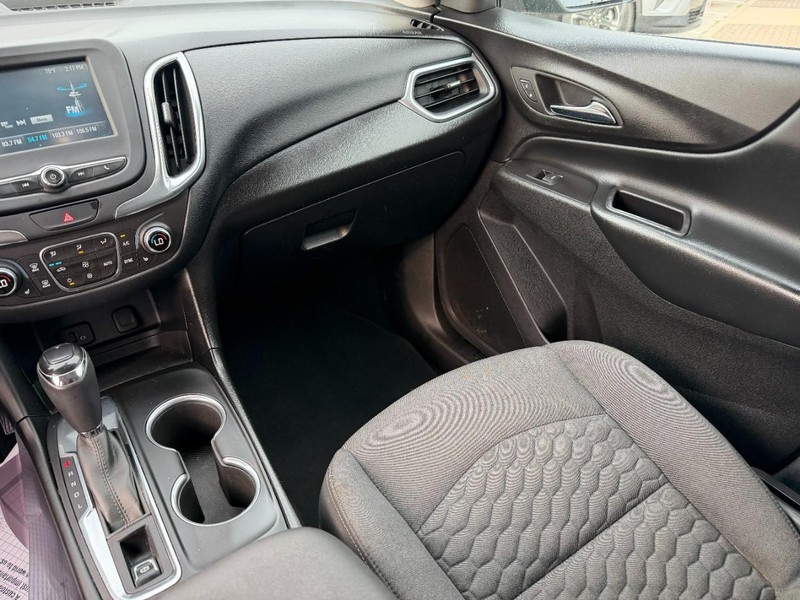 Chevrolet Equinox Vehicle Full-screen Gallery Image 15