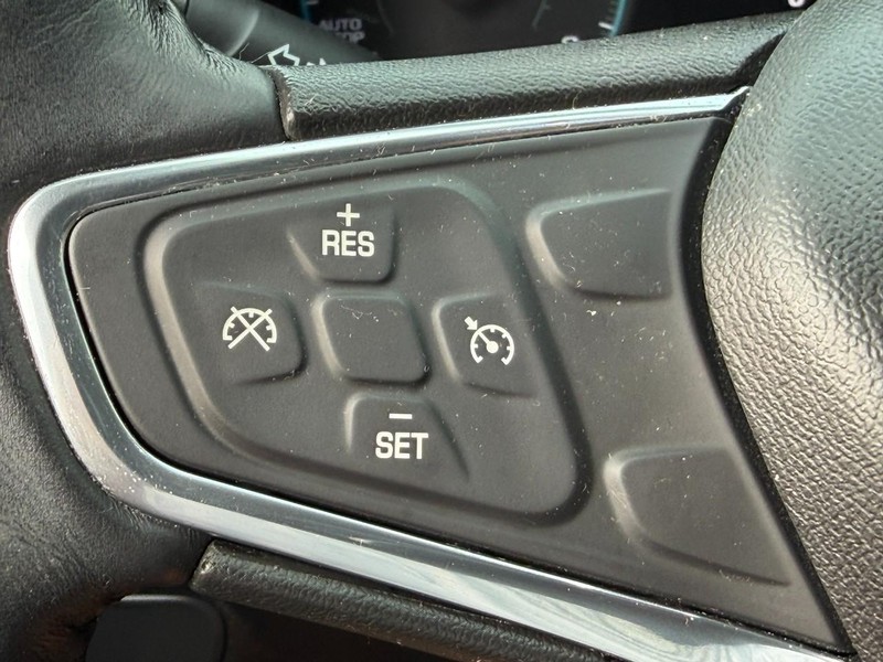 Chevrolet Equinox Vehicle Full-screen Gallery Image 18