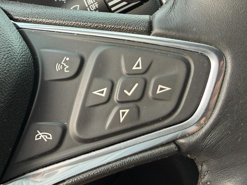 Chevrolet Equinox Vehicle Full-screen Gallery Image 19