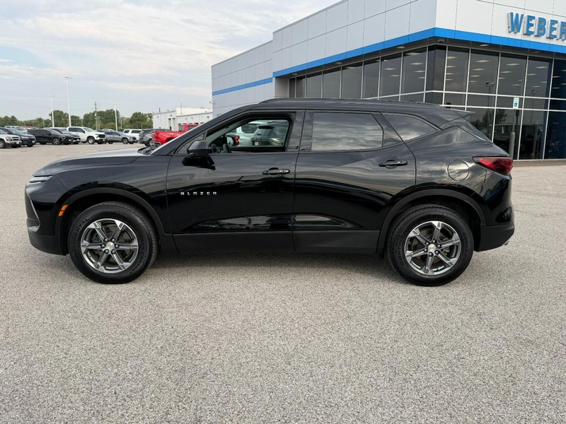 Chevrolet Blazer Vehicle Full-screen Gallery Image 02