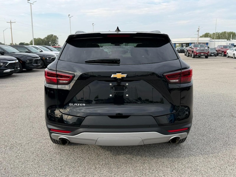 Chevrolet Blazer Vehicle Full-screen Gallery Image 04