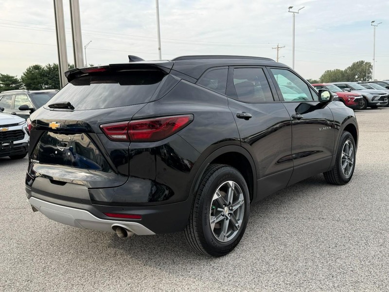Chevrolet Blazer Vehicle Full-screen Gallery Image 07