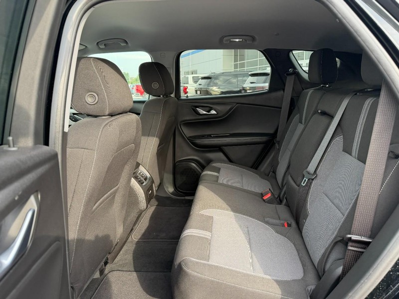 Chevrolet Blazer Vehicle Full-screen Gallery Image 10