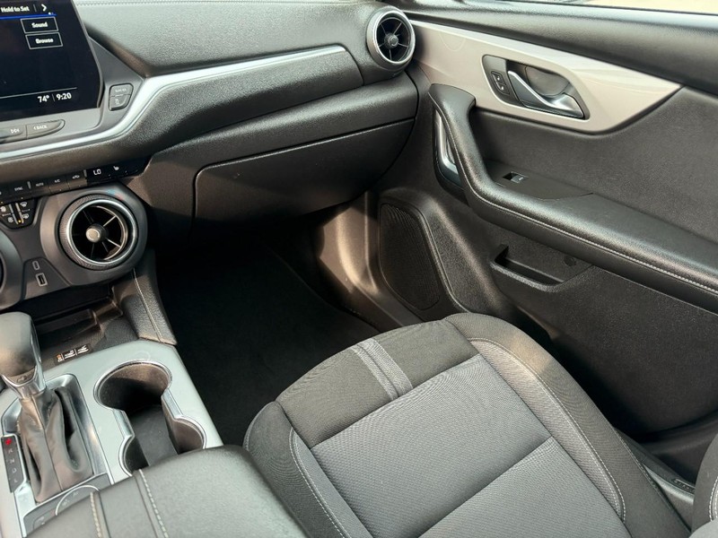 Chevrolet Blazer Vehicle Full-screen Gallery Image 15