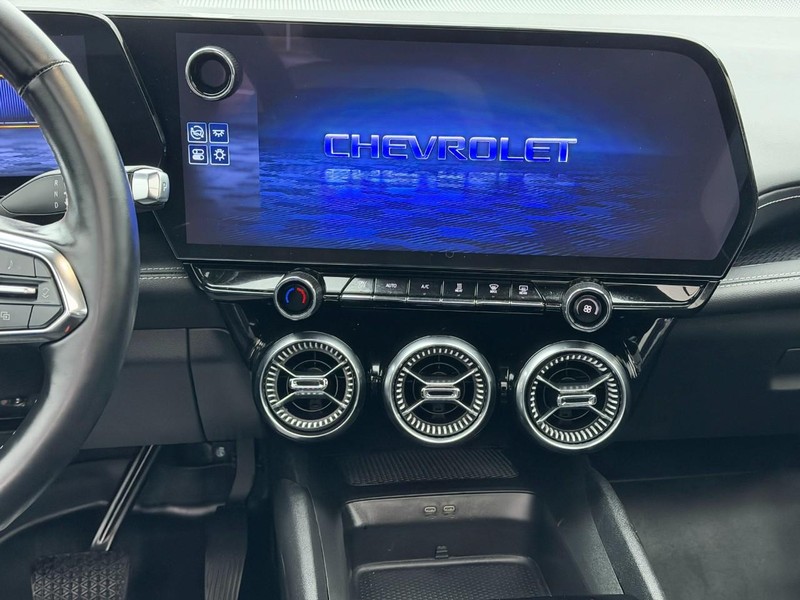 Chevrolet Blazer EV Vehicle Full-screen Gallery Image 14