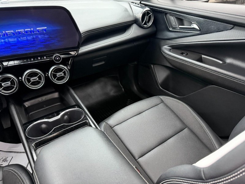 Chevrolet Blazer EV Vehicle Full-screen Gallery Image 16