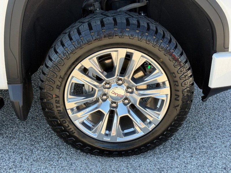 GMC Sierra 1500 Vehicle Full-screen Gallery Image 7