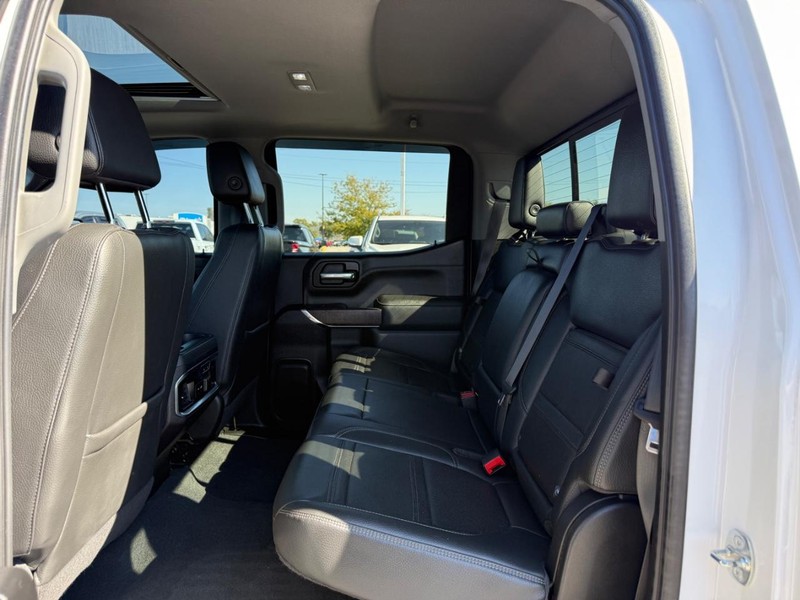 GMC Sierra 1500 Vehicle Full-screen Gallery Image 10