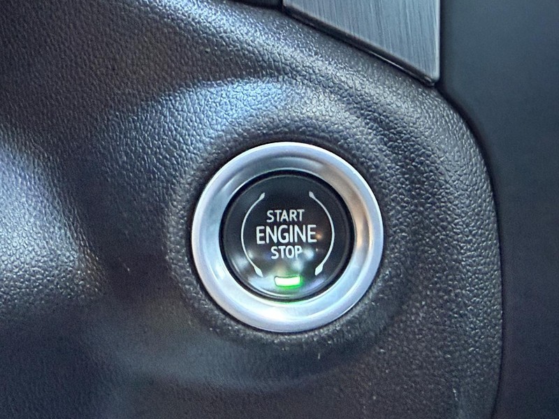 GMC Sierra 1500 Vehicle Full-screen Gallery Image 17