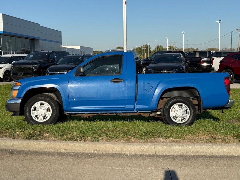 Chevrolet Colorado Vehicle Full-screen Gallery Image 02