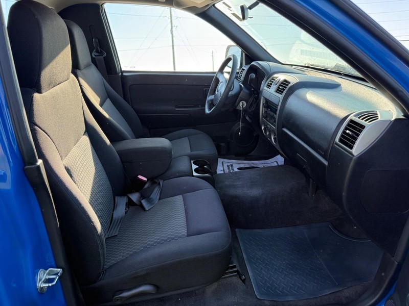 Chevrolet Colorado Vehicle Full-screen Gallery Image 11