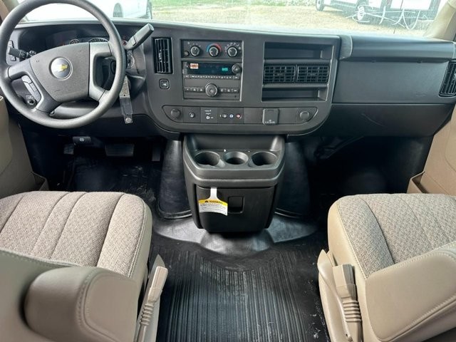 Chevrolet Express Cargo Van Vehicle Full-screen Gallery Image 5