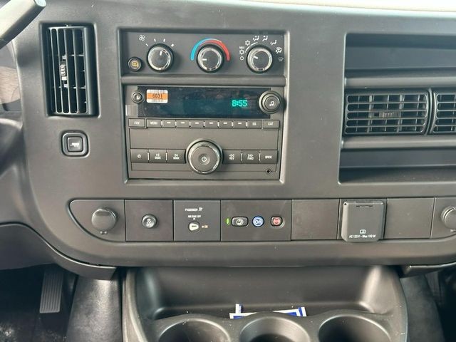 Chevrolet Express Cargo Van Vehicle Full-screen Gallery Image 7