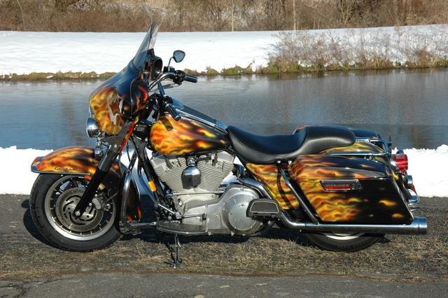 Harley-Davidson ELECTRA GLIDE STANDARD FLHTI Vehicle Image 03