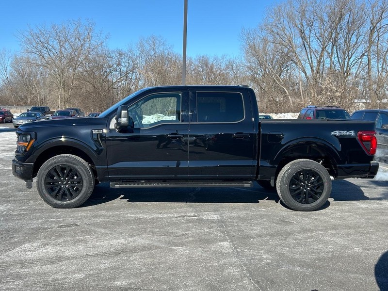 Ford F-150 Vehicle Full-screen Gallery Image 2