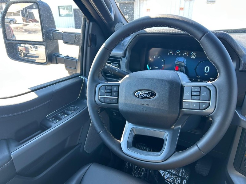 Ford F-150 Vehicle Full-screen Gallery Image 9