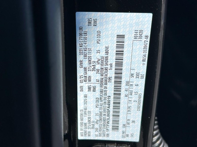 Ford F-150 Vehicle Full-screen Gallery Image 17