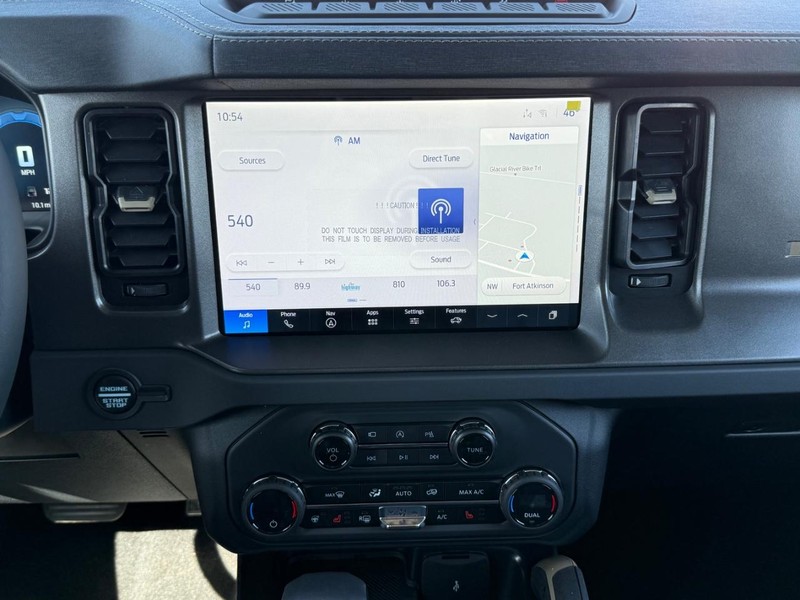 Ford Bronco Vehicle Full-screen Gallery Image 7