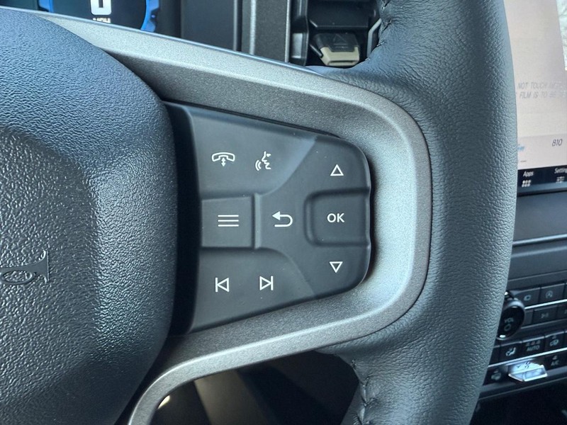 Ford Bronco Vehicle Full-screen Gallery Image 12