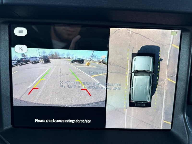 Ford Bronco Vehicle Full-screen Gallery Image 13