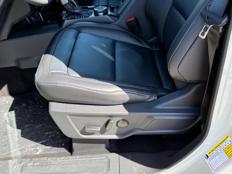 Ford Bronco Vehicle Full-screen Gallery Image 17