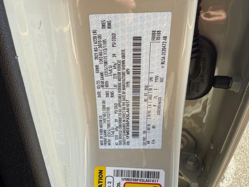 Ford Bronco Vehicle Full-screen Gallery Image 18