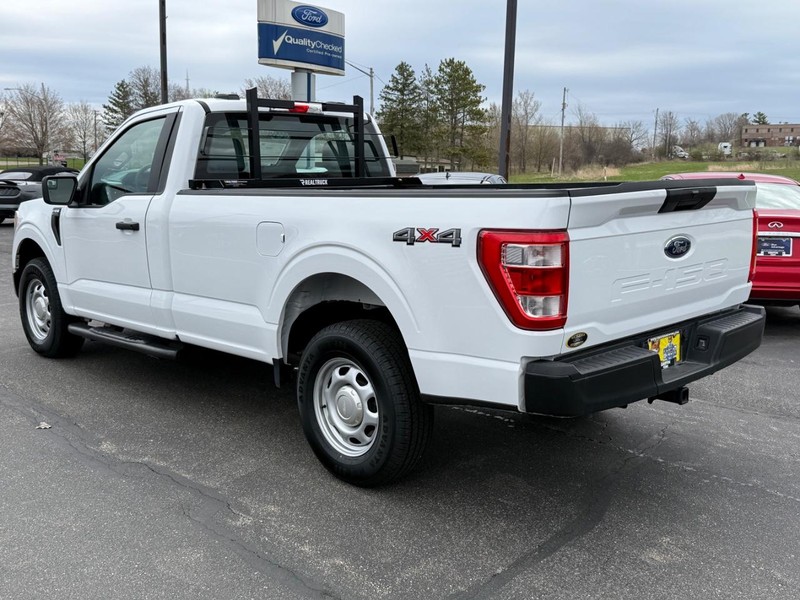 Ford F-150 Vehicle Full-screen Gallery Image 3