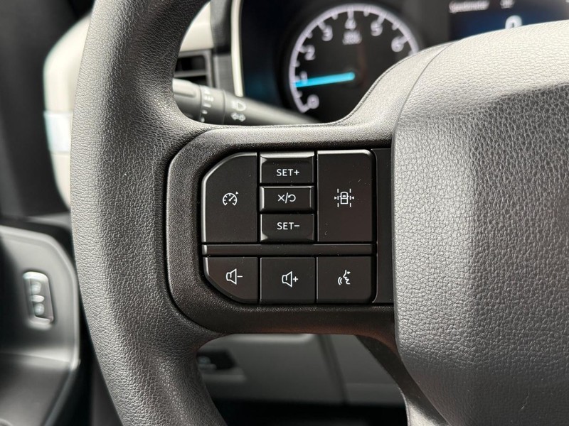 Ford F-150 Vehicle Full-screen Gallery Image 13