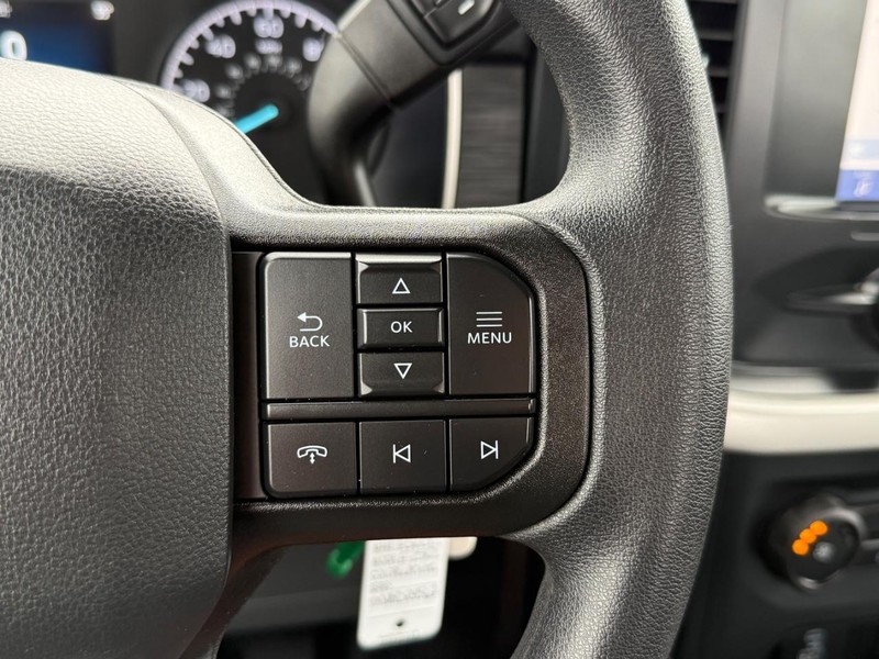 Ford F-150 Vehicle Full-screen Gallery Image 14