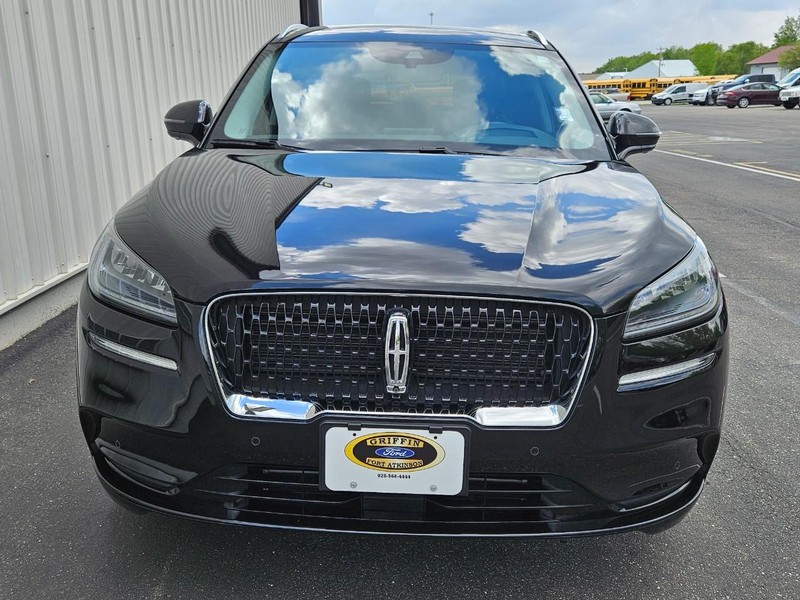 Lincoln Corsair Vehicle Full-screen Gallery Image 8