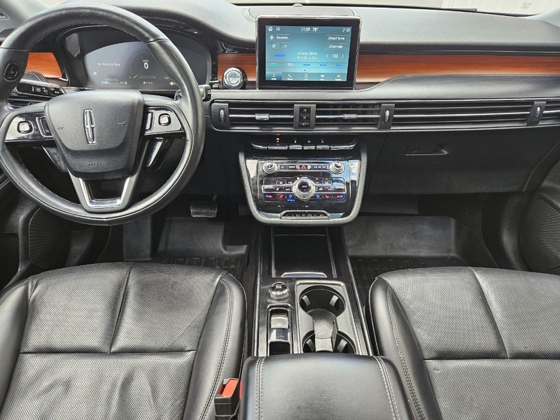 Lincoln Corsair Vehicle Full-screen Gallery Image 10