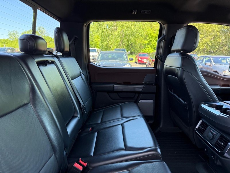 Ford F-150 Vehicle Full-screen Gallery Image 9