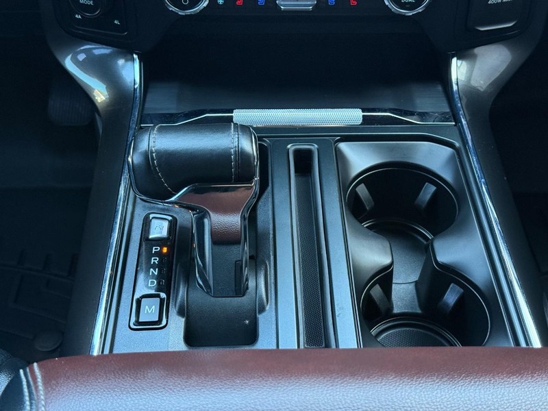 Ford F-150 Vehicle Full-screen Gallery Image 12