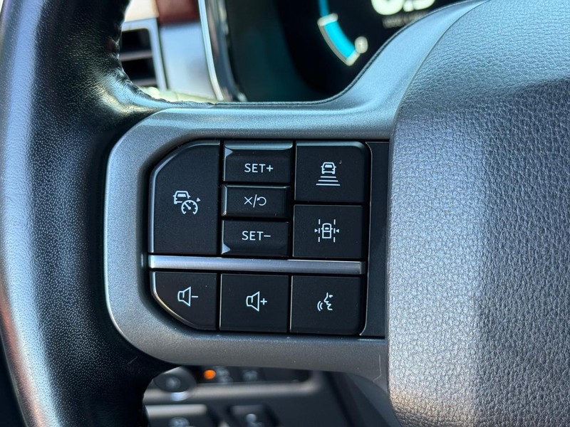 Ford F-150 Vehicle Full-screen Gallery Image 15