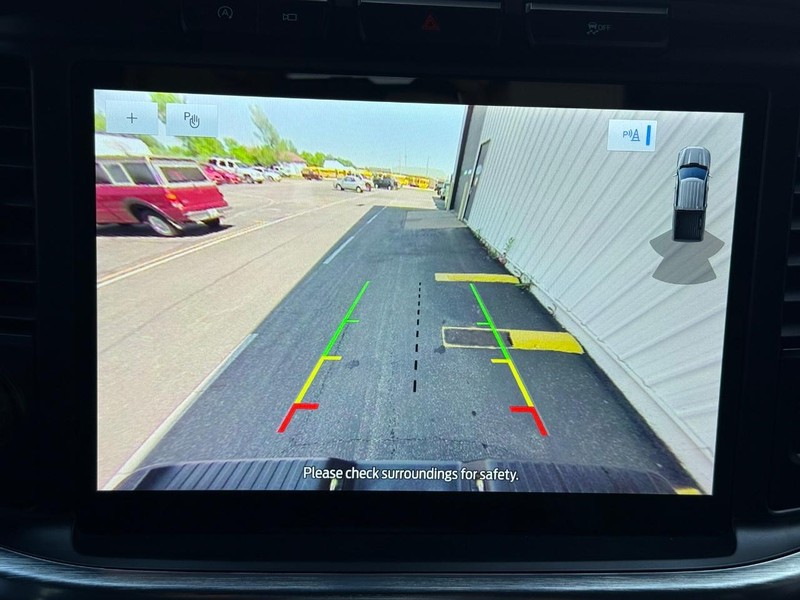 Ford F-150 Vehicle Full-screen Gallery Image 18