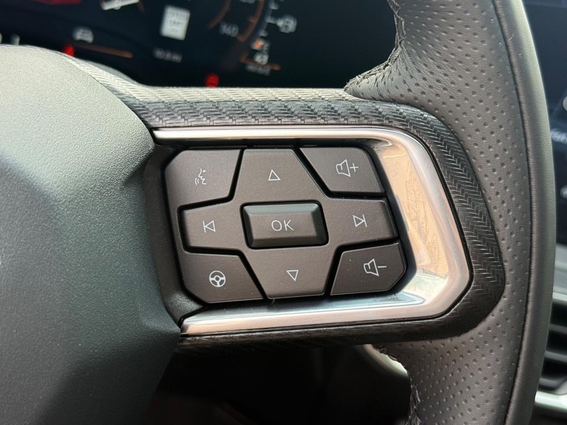 Ford Mustang Vehicle Full-screen Gallery Image 13