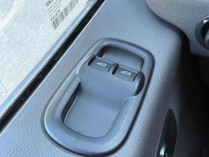 Ford Transit Cargo Van Vehicle Full-screen Gallery Image 15