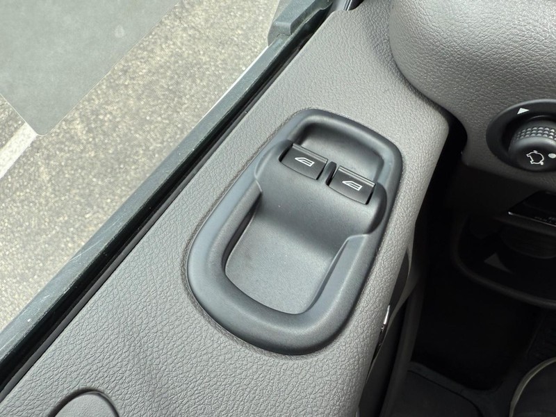 Ford Transit Cargo Van Vehicle Full-screen Gallery Image 14