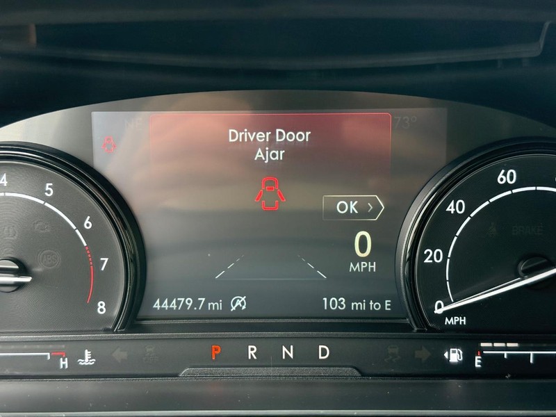 Lincoln Corsair Vehicle Full-screen Gallery Image 18