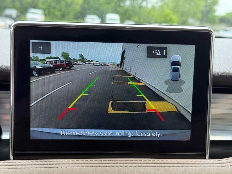 Lincoln Corsair Vehicle Full-screen Gallery Image 19