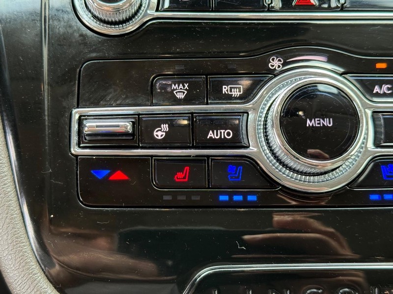 Lincoln Corsair Vehicle Full-screen Gallery Image 21