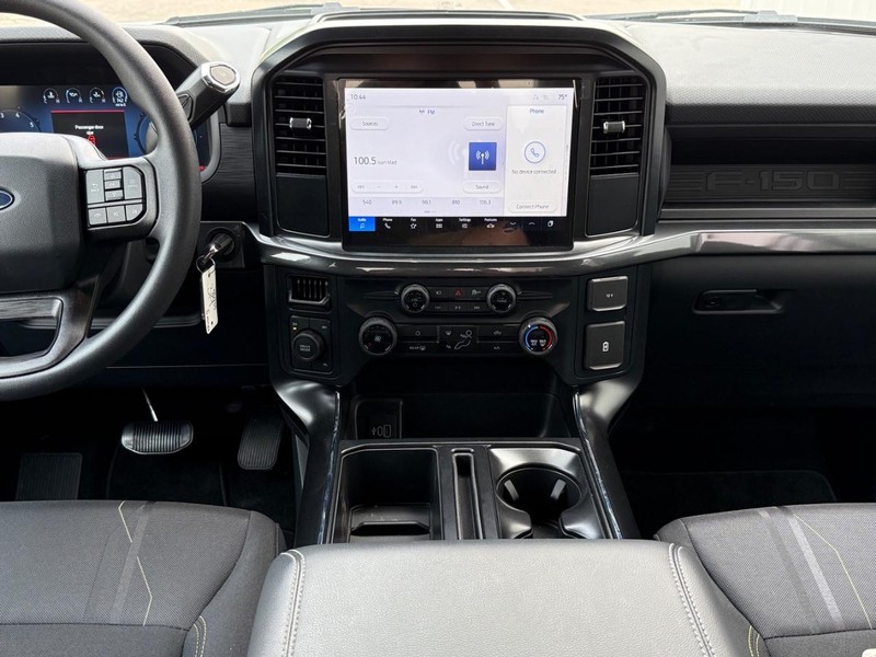 Ford F-150 Vehicle Full-screen Gallery Image 6