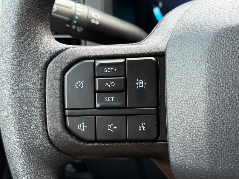 Ford F-150 Vehicle Full-screen Gallery Image 10