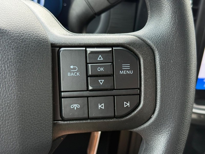 Ford F-150 Vehicle Full-screen Gallery Image 11