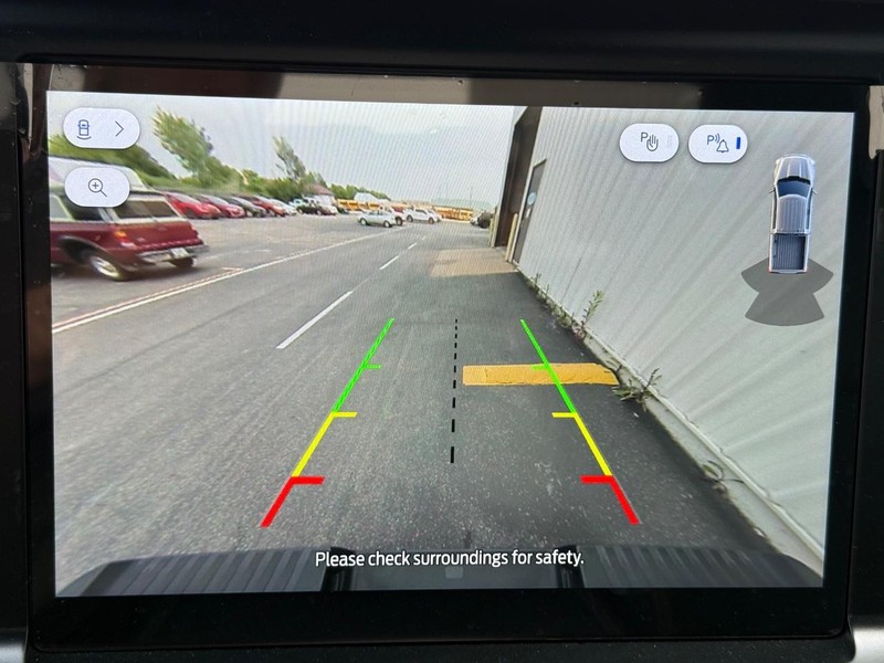 Ford F-150 Vehicle Full-screen Gallery Image 12