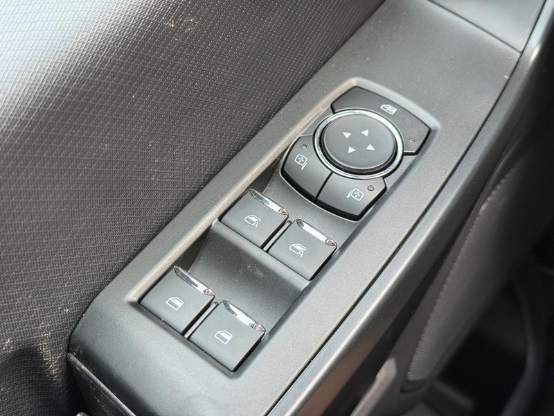 Ford F-150 Vehicle Full-screen Gallery Image 13